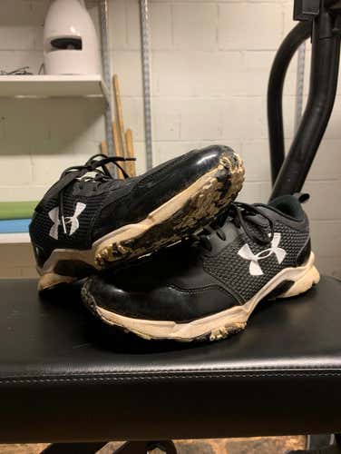 Under Armour Turfs Size 11 NEED GONE FIRST OFFER TAKES