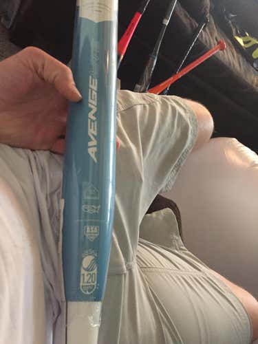 New Avenger lite Bat Fastpitch