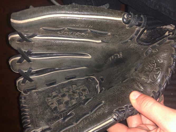 Black Rawlings Glove