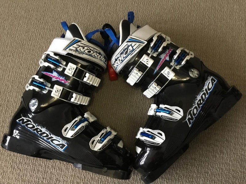 Use Nordica Dobermann Team 80 Flex Jr. Racing Boots, Size 25 with new footbed, $35 or best offer
