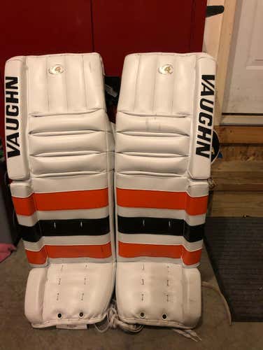 Michal Neuvirth Vaughn Pro V4 Leg Pads And Glove