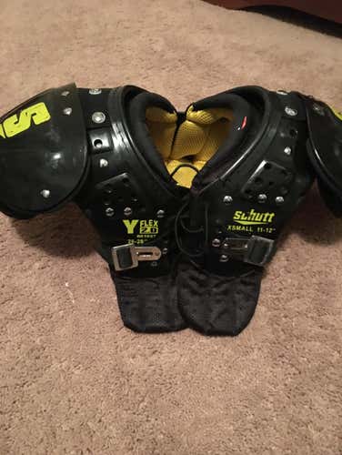 Schutt Y Flex 2.0 Shoulder Pads