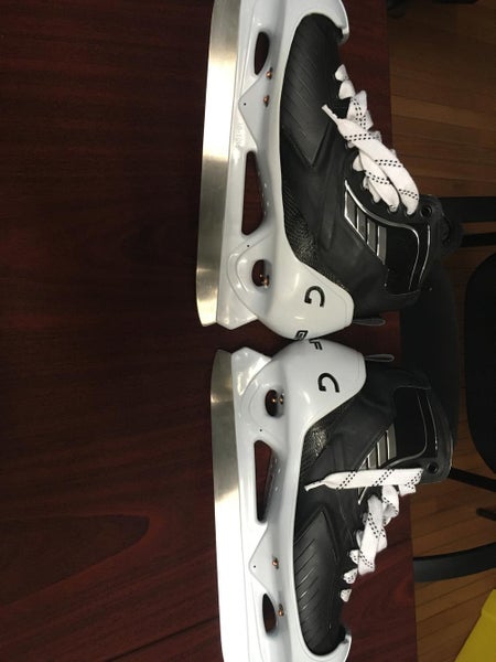 New True Goalie Skates Senior Pro Stock Size 10