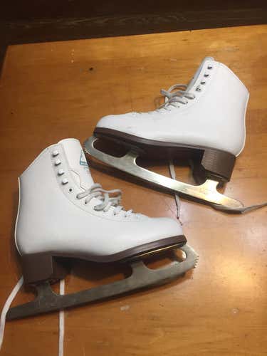 Jackson Glacier 120 Figure Skates Sz 8 White