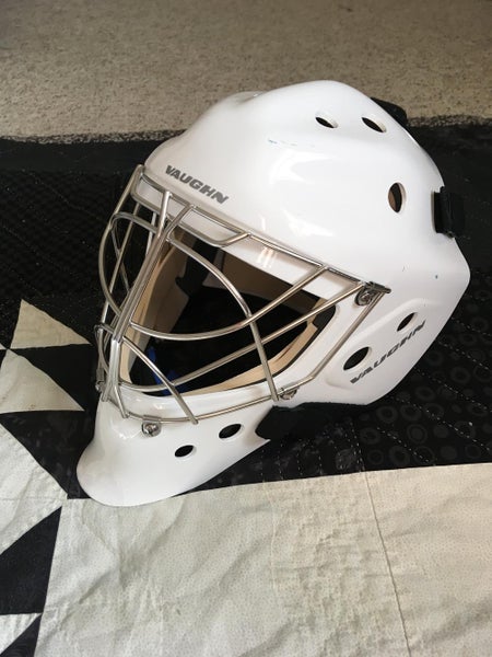 Vaughn VM7700 Goalie Mask Senior