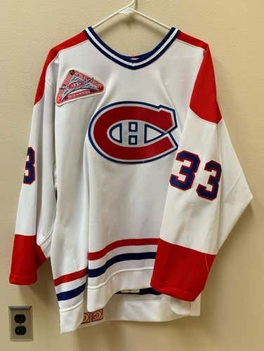 Canadiens Patrick Roy w/All star patch