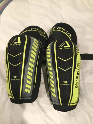 Alpha QX4 Senior Medium Elbow Pads Like New