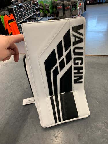 Vaughn VE8 Int Glove & Blocker