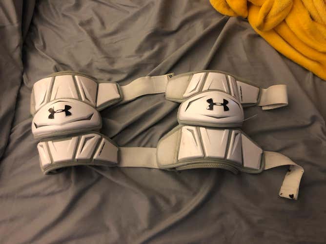 Under Armour Revenant Arm Pads