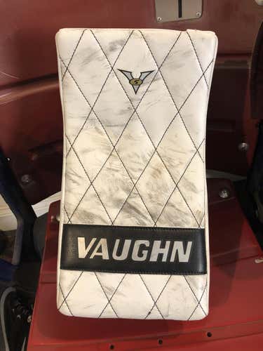 Vaughn Velocity V5 Goalie Glove & Blocker Regular Senior