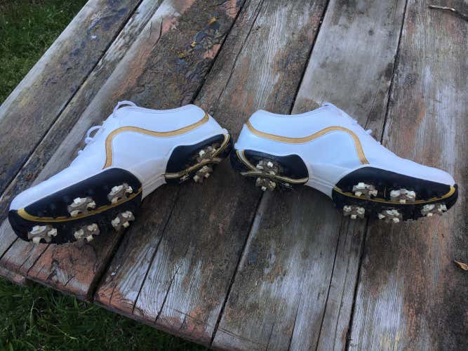 Women’s Nike Golf Shoes Size 8