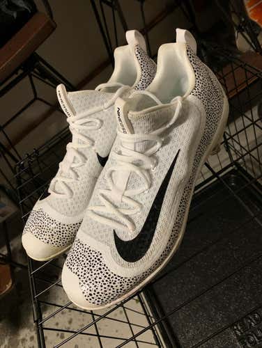 Nike Huarache 2KFilth Low “The Dot”