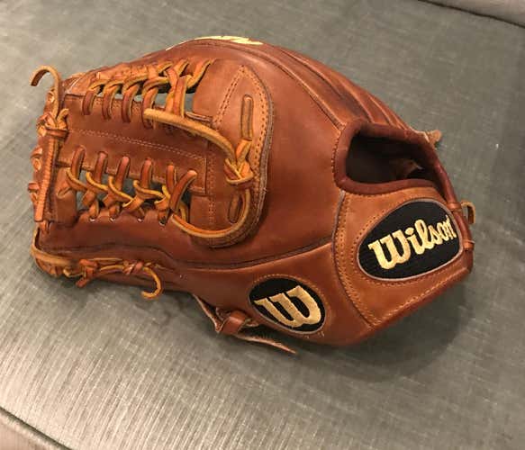 Wilson  A2000 1796 - 11.75”