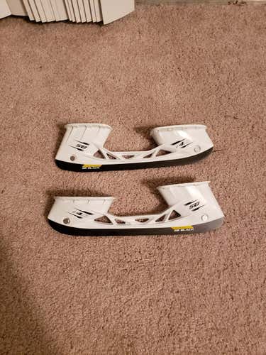 New CCM 4.0 SB holders and SB black runner Senior size 271