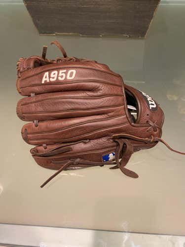 LIKE NEW WILSON A950 GLOVE