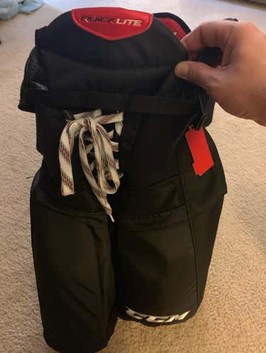 CCM Quicklite QLT Jr Med