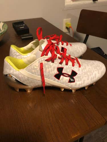 UA Spotlight LE Cleats