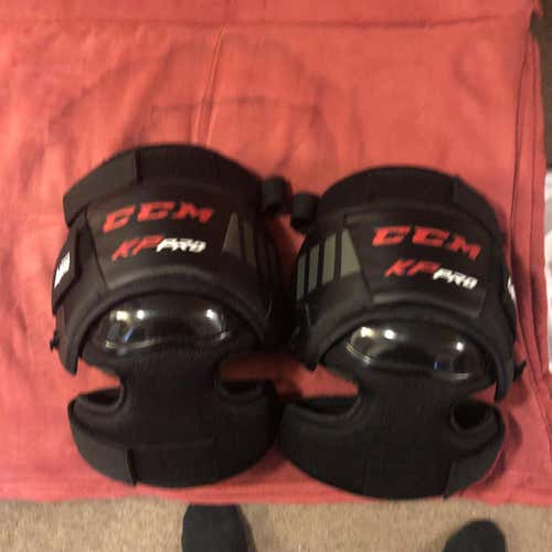 CCM KP Pro Knee Protectors