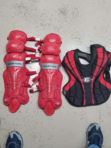 Easton M7 Catcher's Protective Gear Intermediate