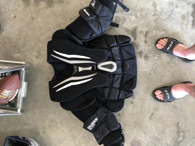Vaughn Velocity V7 XF Pro Carbon Chest and Arm Protector Goalie Chest Protector Senior Pro Stock