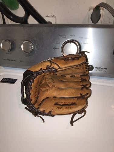 Easton Softball Glove