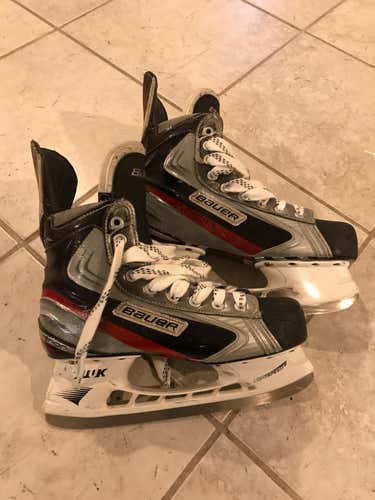 Bauer APX Skates 7.5D - VERY GOOD CONDITION