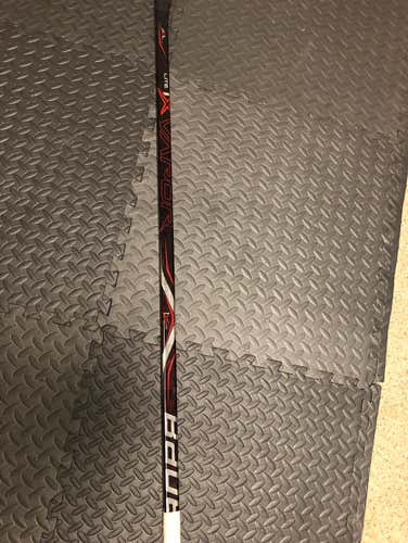 Barely Used Bauer Vapor 1x Lite P28 Right Grip 87 Flex