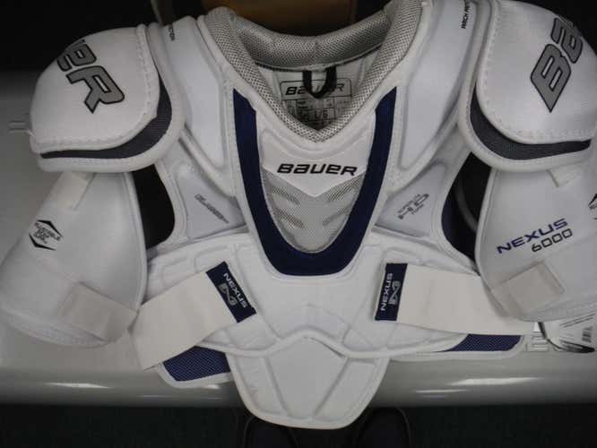 New Bauer Nexus 6000 Shoulder Pads Senior Large