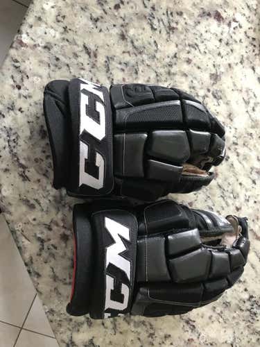 CCM U+ Crazy Light Gloves Senior Pro Stock