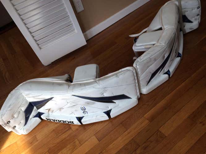 Boddam Ice Hockey Goalie leg pads 34 +3 hand made in Canada senior