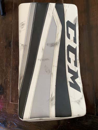 ****Final Price Drop!**** CCM Extreme Flex II Pro Senior Blocker
