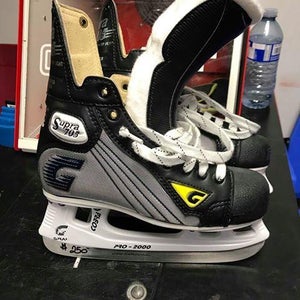 New Graf Supra 705 Skates Size 4.5