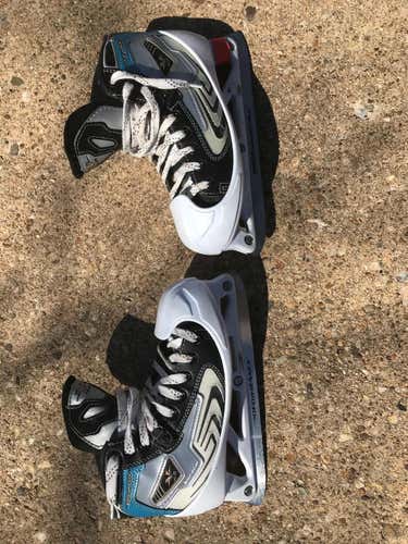 CCM Goalie Skates Junior Size 4