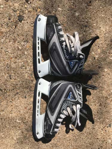 CCM U+ 07 Skates Junior Size 2.5