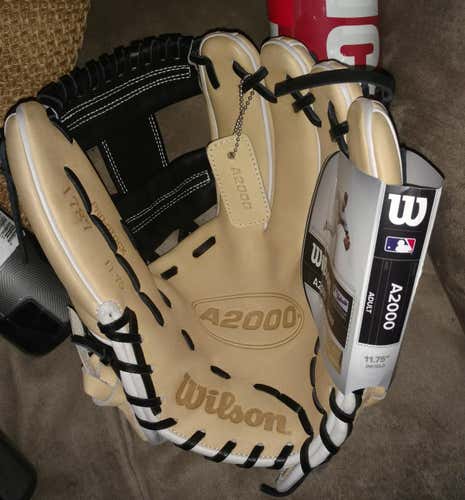 New Wilson A2000 Glove