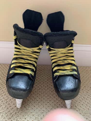 Bauer Supreme 160 Skates Junior Size 4 D - (limited edition all black)