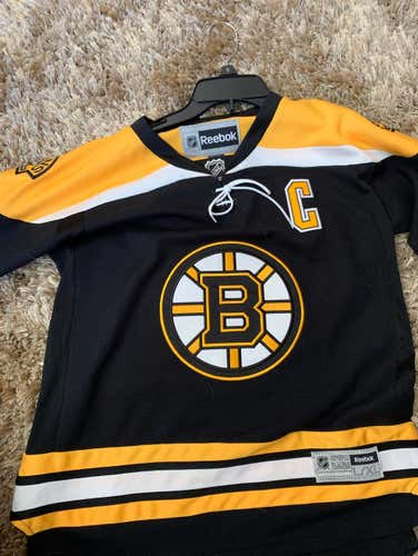Boston Bruins Adenosine Chara Game Jersey