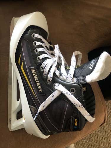 Black Bauer One.9 Goalie Skates Size 10D