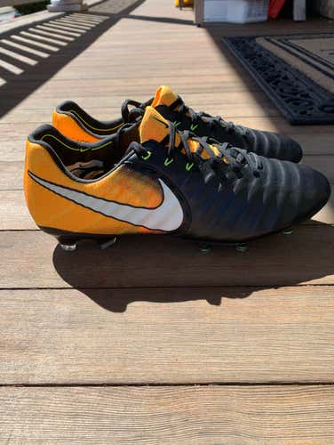 Nike Tiempo