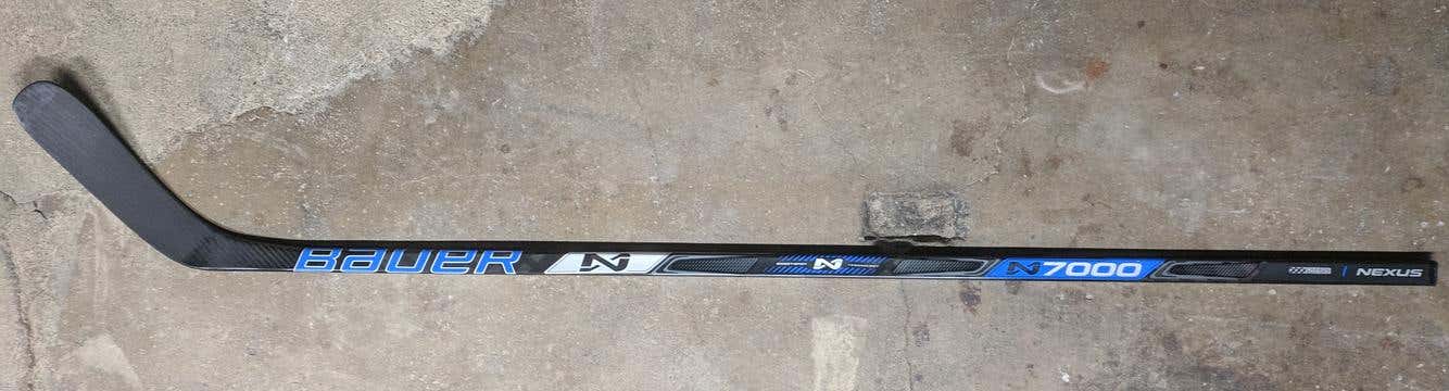 Bauer Nexus 7000 Stick Righty Mid