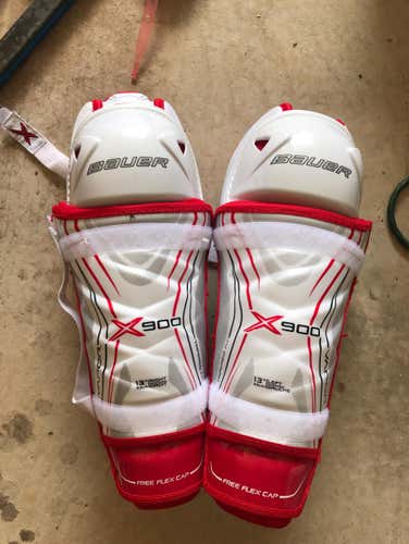 New Bauer X900 Shin Pads
