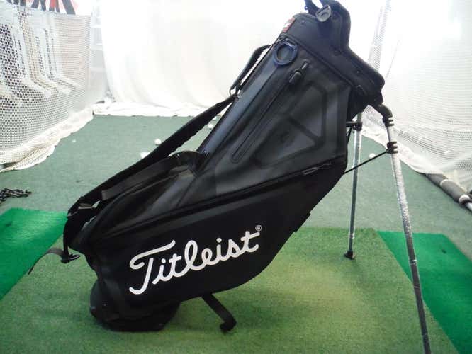 New Titleist Players 4 Stand Bag - Black