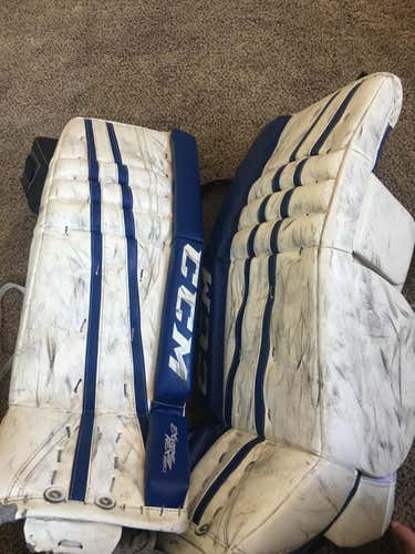 CCM Extreme Flex 860 Goalie Leg Pads Intermediate