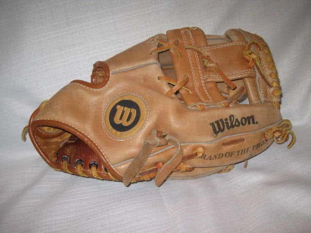 Wilson A2364 George Brett Baseball Glove Right Hand Throw 10"