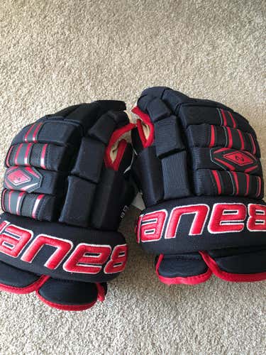 Bauer NEXUS 800 BLK/ RED 14”