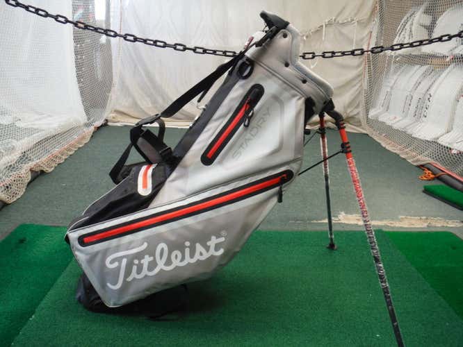 New Titleist Players 4 StaDry Stand Bag - Microchip/Black/Red