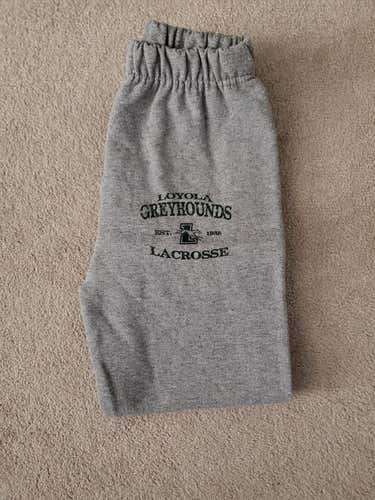 New Loyola Youth Small Sweatpants (Cuffed)