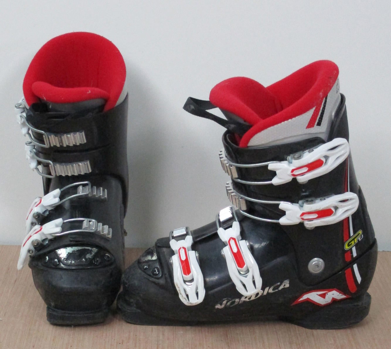 Details about   Nordica GP TJ Kids Ski Boots Mondo 22.5 Used Size 4.5 