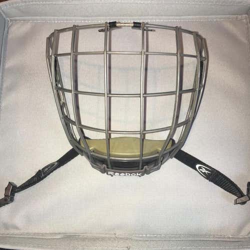 Reebok 11K Face Cage Cage Senior