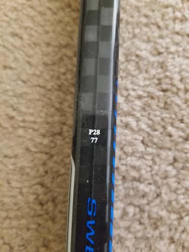 New Bauer Team Nexus Stick Righty P28, 77 Flex